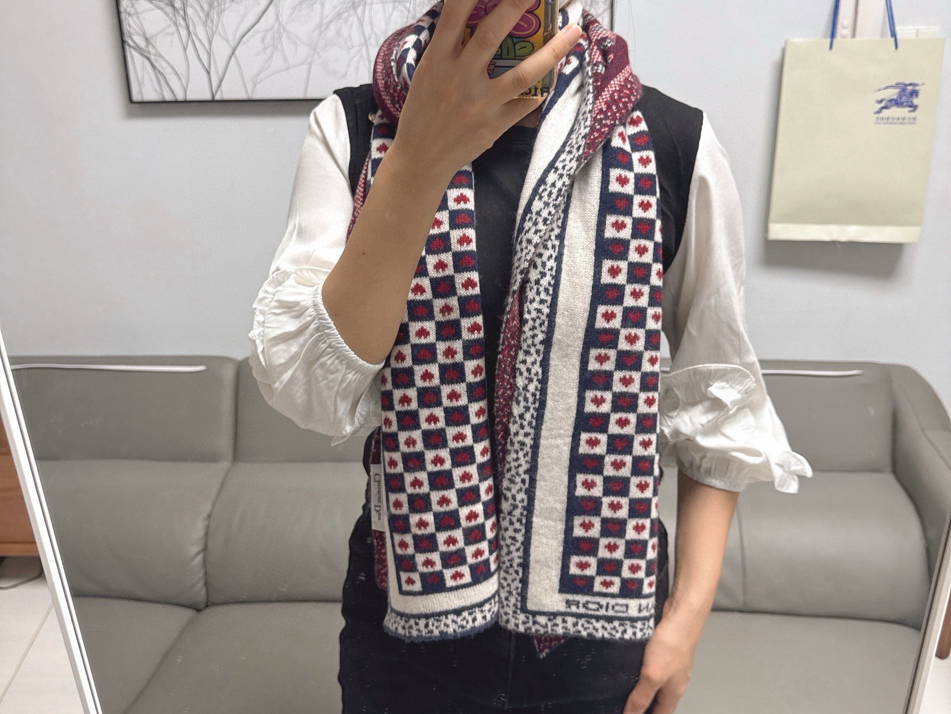 Dior 爱心 针织长巾‼ 永远不出错的出场方式 既使再过多少年都是如此 TA的高级与优雅
