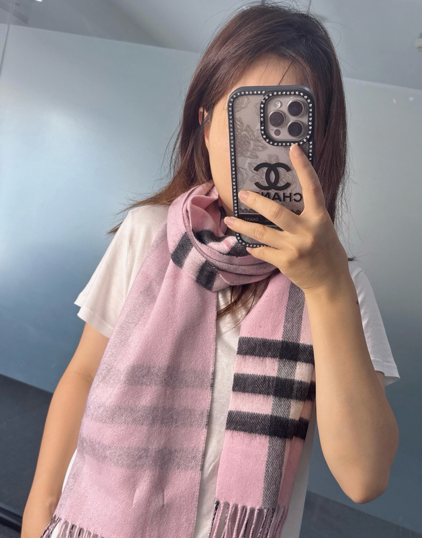 Burberry Burberry双面格纹金属线羊绒围巾 奢华 一面是 羊绒格纹 一面是金银丝镶嵌的纯色