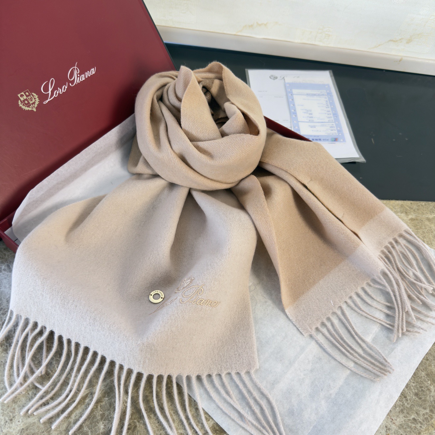 🆕Loro Piana · 诺悠翩雅❗️【贸易公司尾单，极品拼色小围巾】送人自留都太高大上了😍重磅上新，