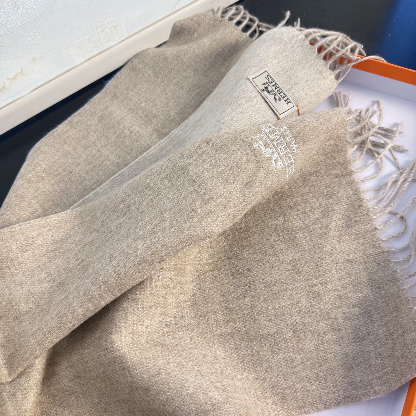 🆕 【▪Hermes · 爱马仕羊绒双面围巾，大H难得一见的温柔配色，低调又不失优雅❗️】重点推荐❗️双