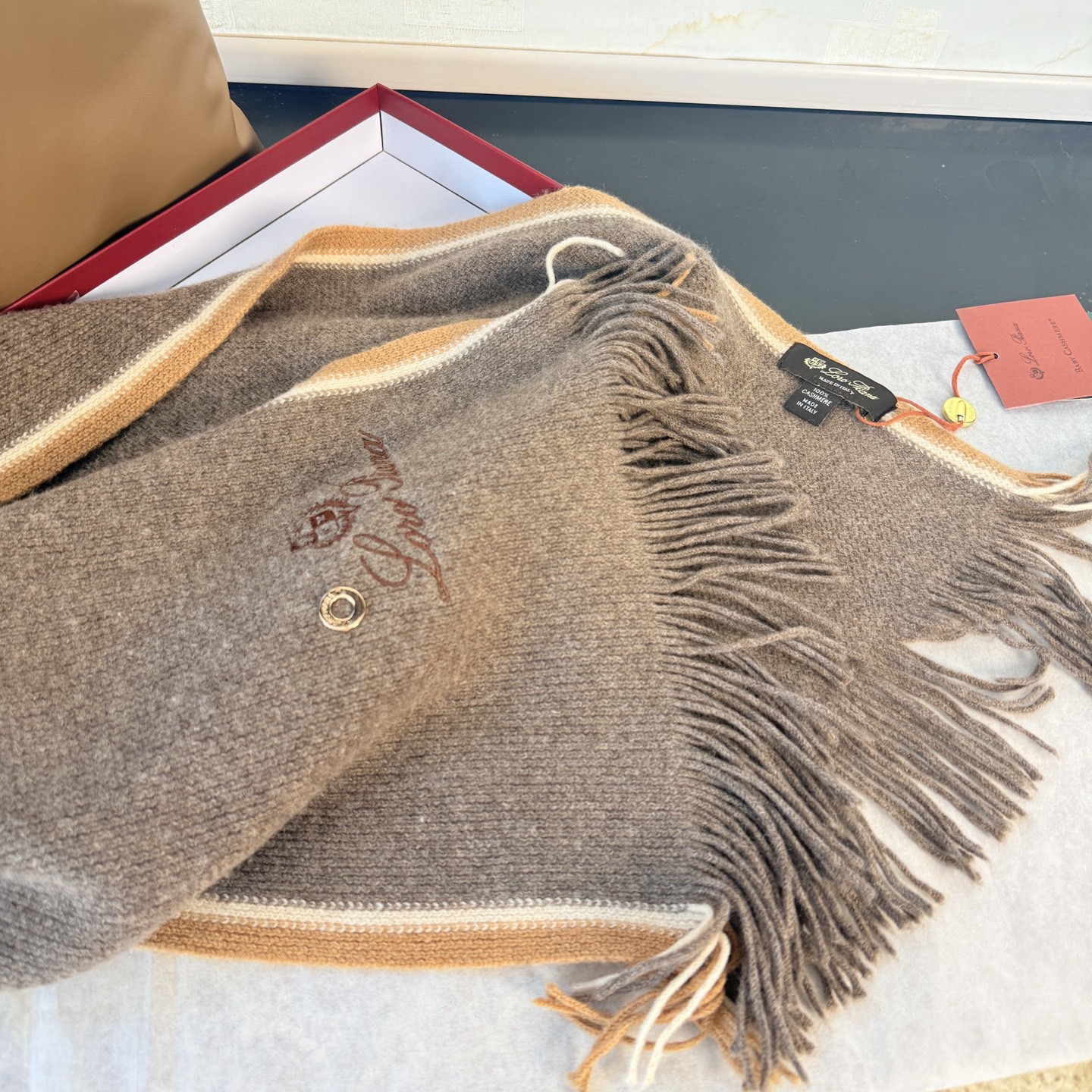 🆕Loro Piana · 诺悠翩雅秋冬新品羊绒针织围巾！出口尾单，客供顶级纱线！这款织法比较难，又很费