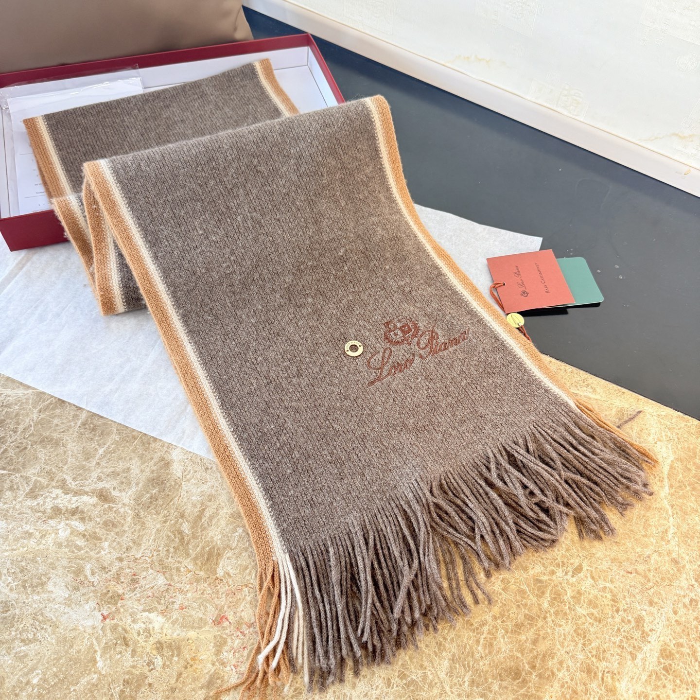 🆕Loro Piana · 诺悠翩雅秋冬新品羊绒针织围巾！出口尾单，客供顶级纱线！这款织法比较难，又很费