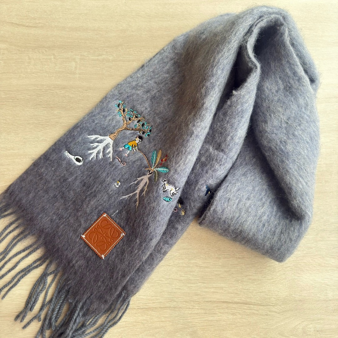 🆕Loewe · 罗意威和日本陶瓷艺术家SunaFujita联名绝美冰川蓝配上小企鹅和潜水员像在海洋里畅