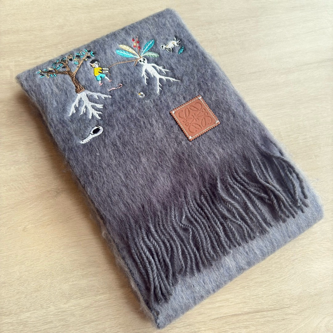 🆕Loewe · 罗意威和日本陶瓷艺术家SunaFujita联名绝美冰川蓝配上小企鹅和潜水员像在海洋里畅