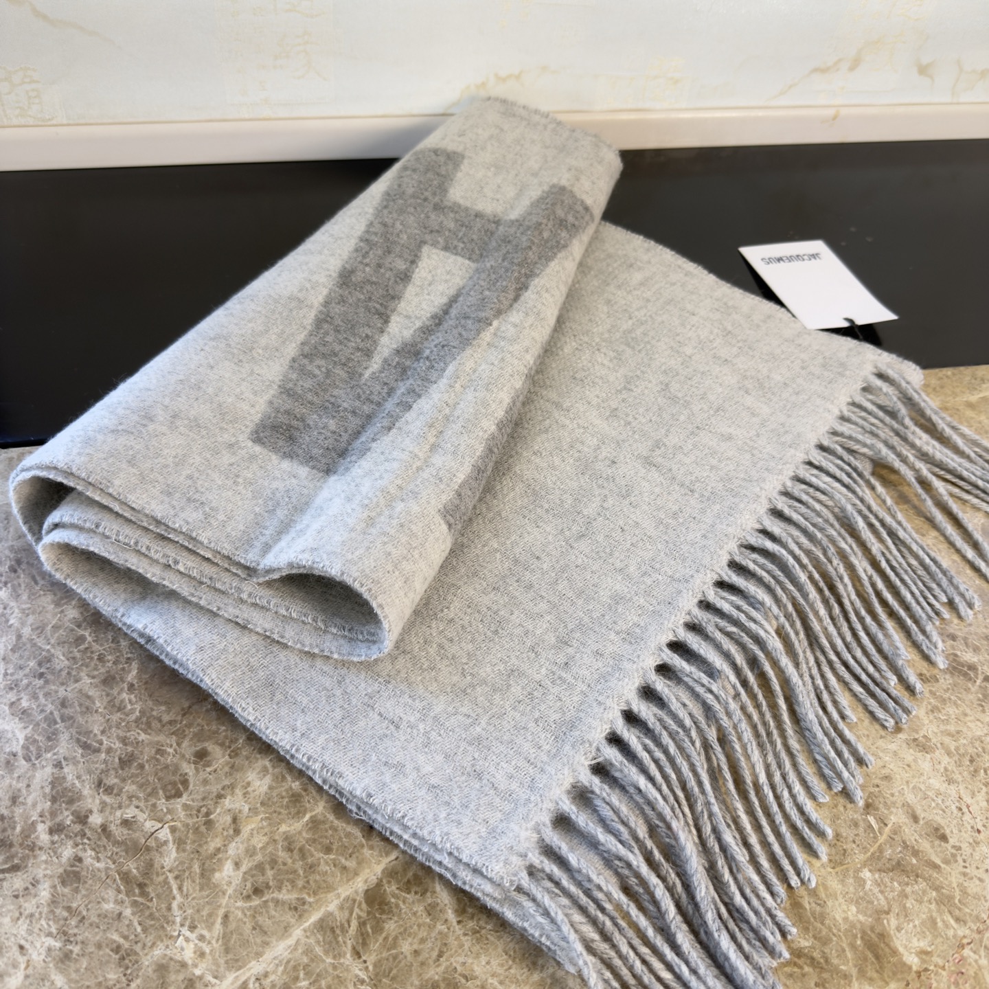 🆕JACQUEMUS双面围巾❗今年真的被疯狂种草 今年冬天就非宠这条 好看的要疯掉了，太有型太有魅力了❗