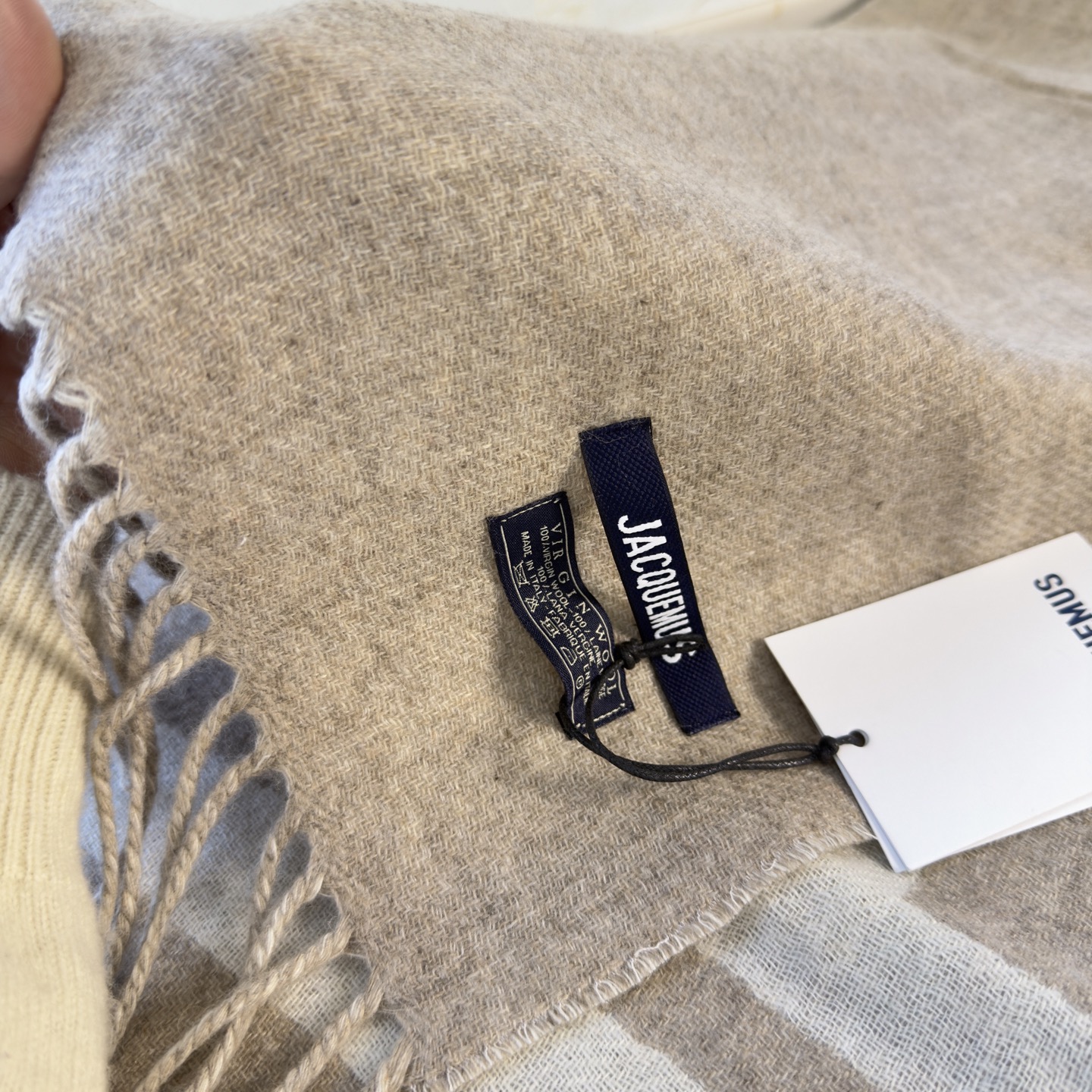 🆕JACQUEMUS双面围巾❗今年真的被疯狂种草 今年冬天就非宠这条 好看的要疯掉了，太有型太有魅力了❗