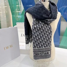 🆕【高版 · Dior双面流苏倾斜字母】 这款 Oblique 印花围巾重新诠释 Dior 经典标识,彰显现代精神。采用 🆕【高版 · Dior双面流苏倾斜字母】 这款 Oblique 印花围巾重新诠释 Dior 经典标识,彰显现代精神。采用