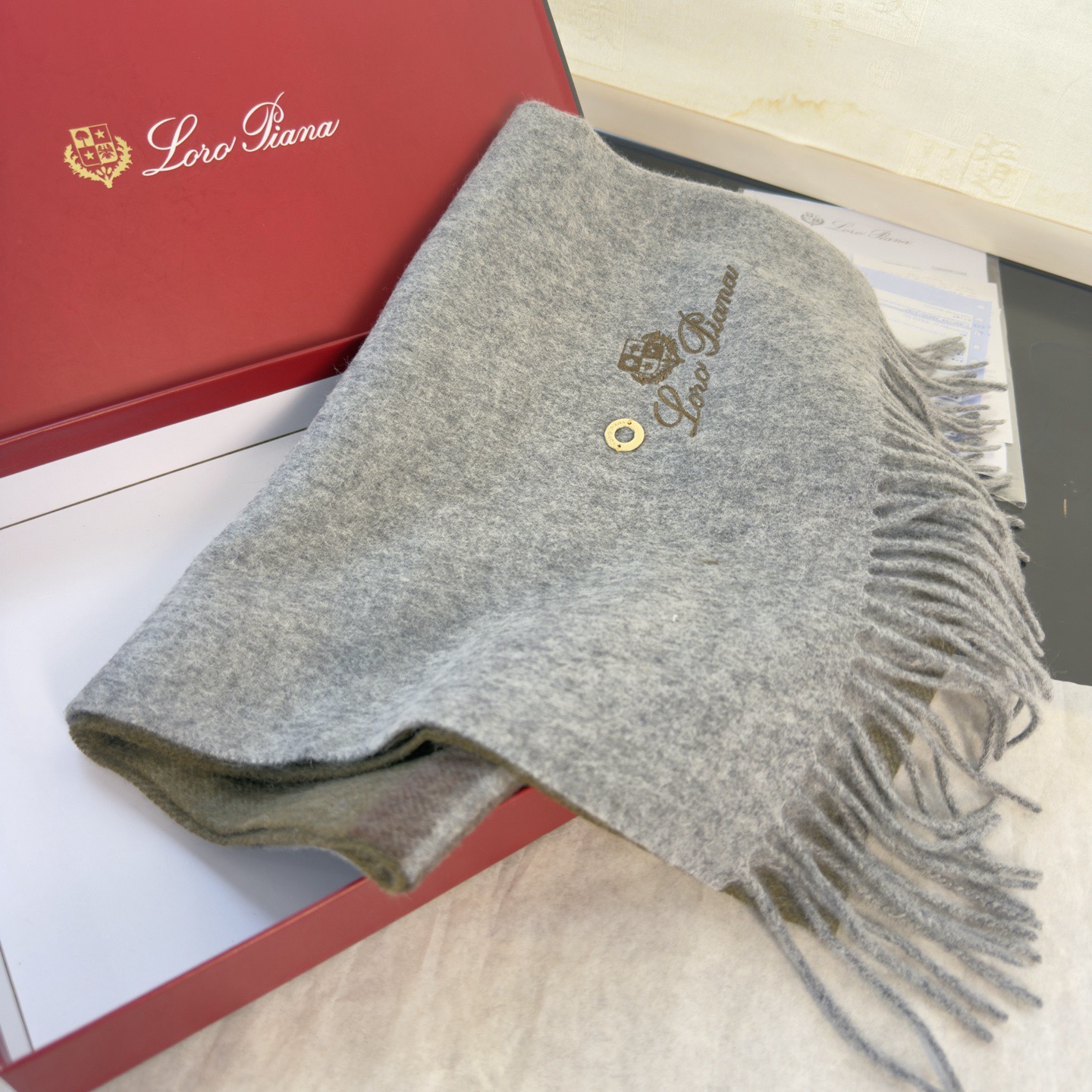 🆕Loro Piana · 诺悠翩雅❗️【贸易公司尾单，极品拼色小围巾】送人自留都太高大上了😍重磅上新，爆款爆款，出口意