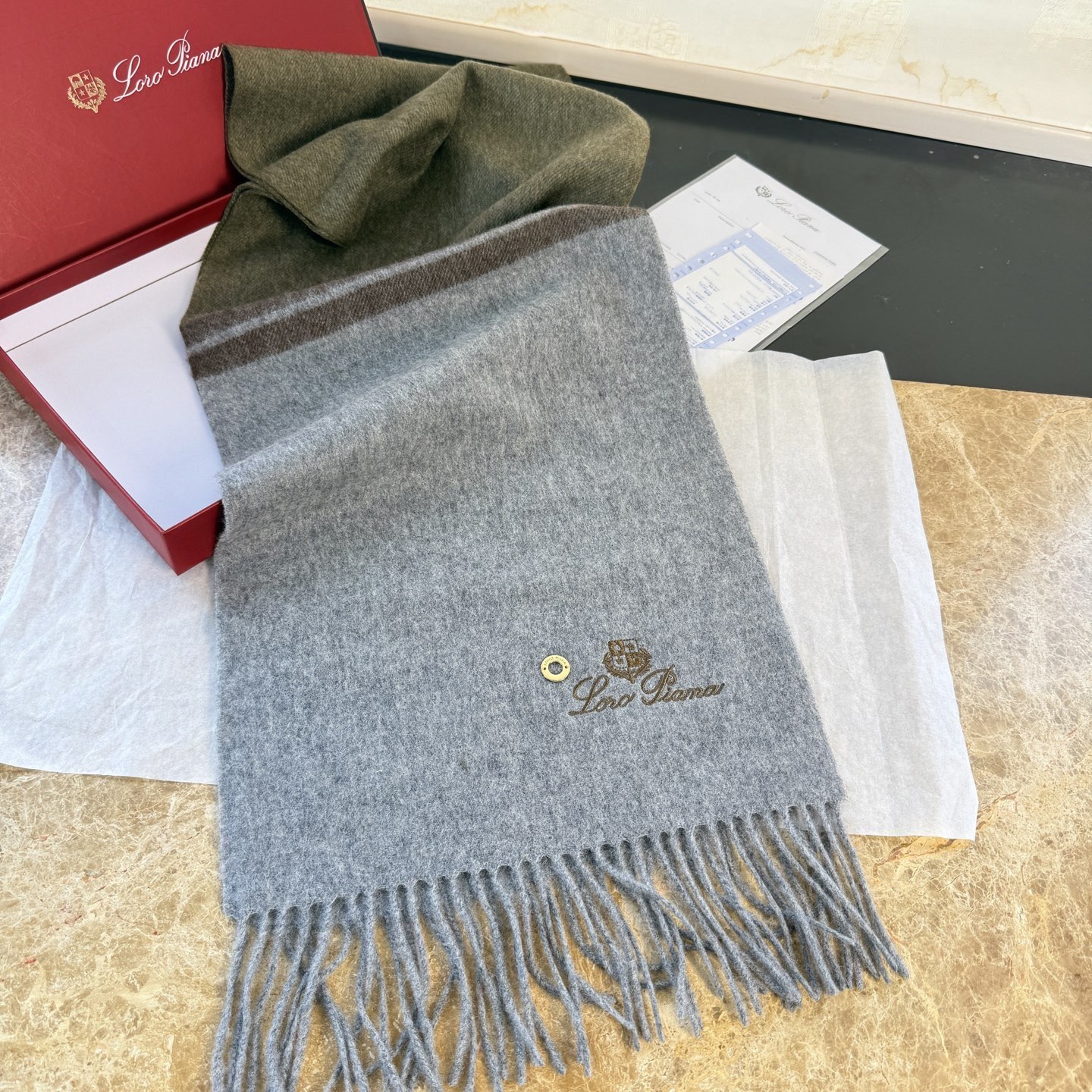 🆕Loro Piana · 诺悠翩雅❗️【贸易公司尾单，极品拼色小围巾】送人自留都太高大上了😍重磅上新，爆款爆款，出口意