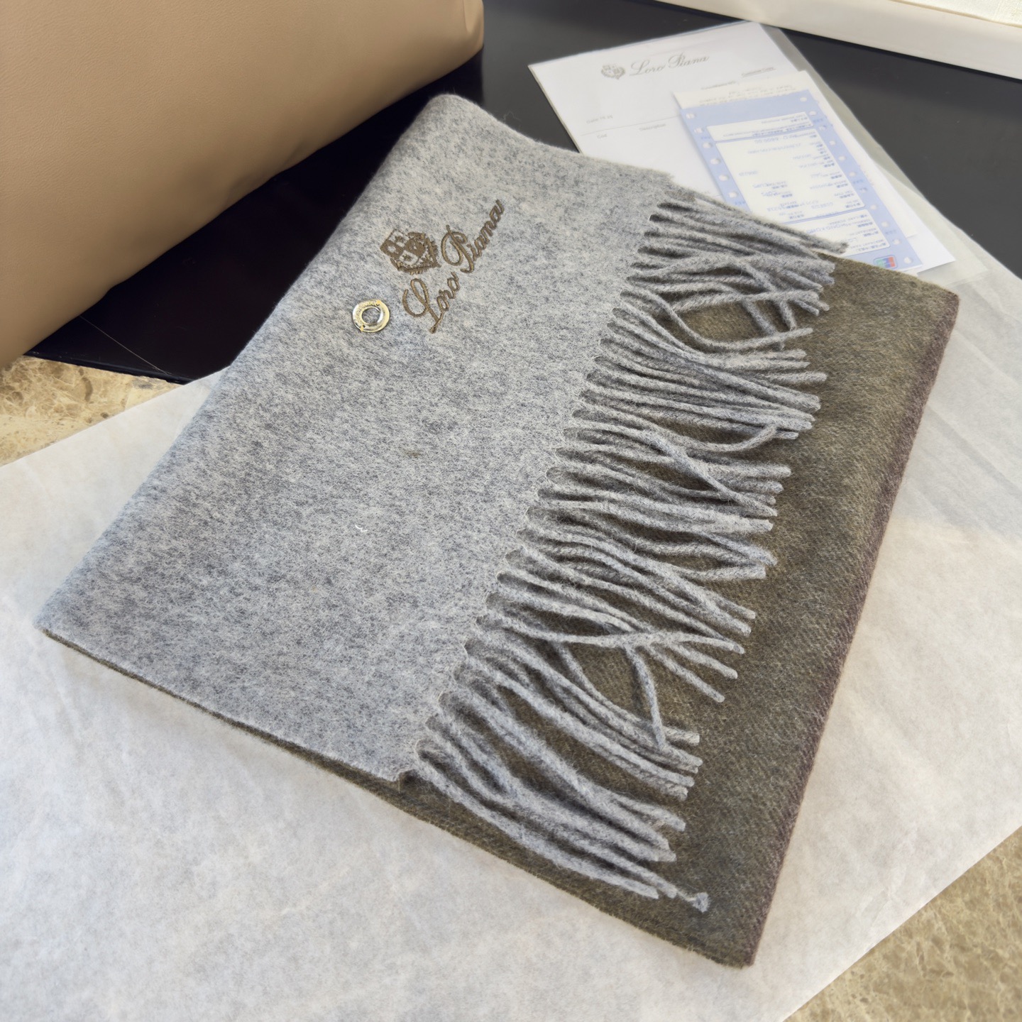 🆕Loro Piana · 诺悠翩雅❗️【贸易公司尾单，极品拼色小围巾】送人自留都太高大上了😍重磅上新，爆款爆款，出口意