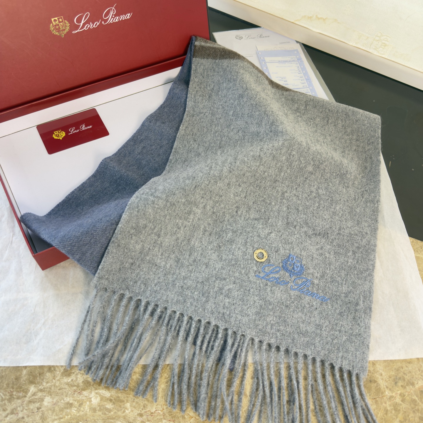 🆕Loro Piana · 诺悠翩雅❗️【贸易公司尾单，极品拼色小围巾】送人自留都太高大上了😍重磅上新，爆款爆款，出口意