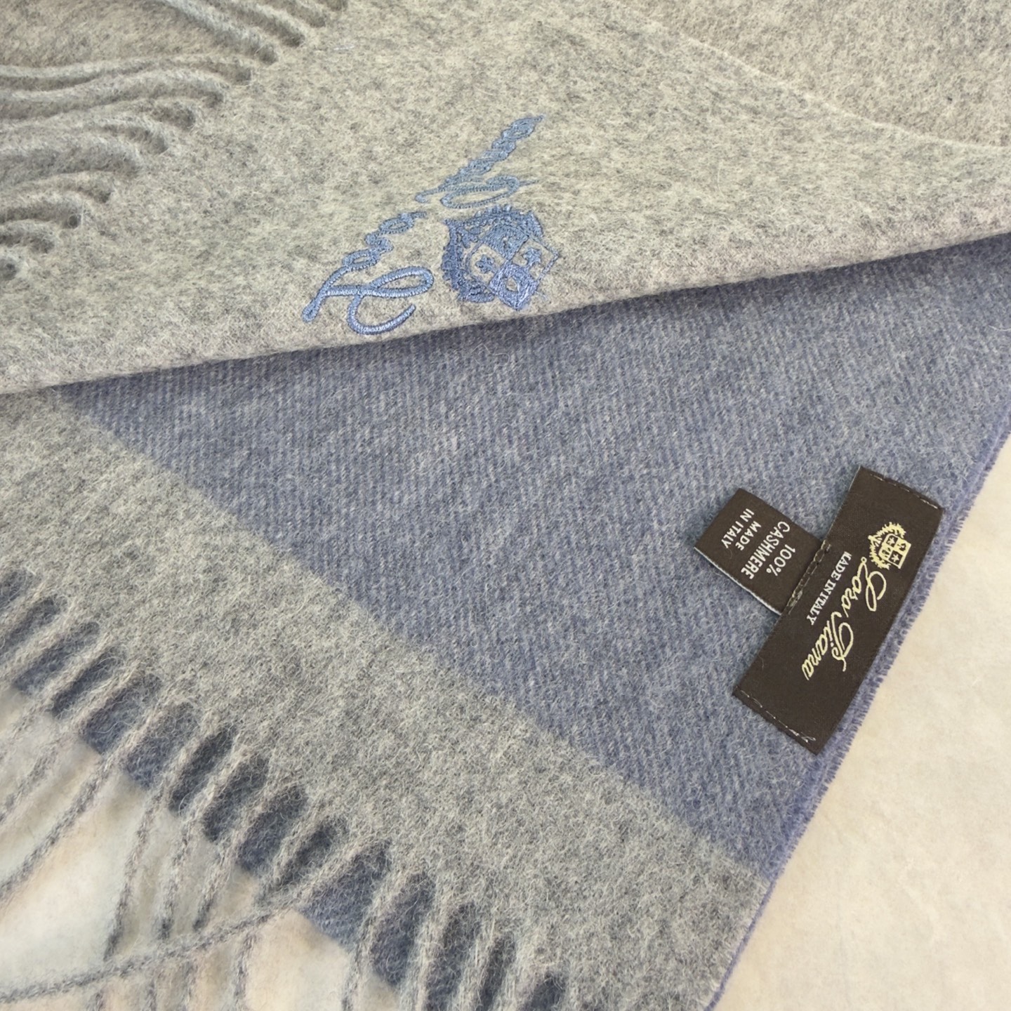 🆕Loro Piana · 诺悠翩雅❗️【贸易公司尾单，极品拼色小围巾】送人自留都太高大上了😍重磅上新，爆款爆款，出口意