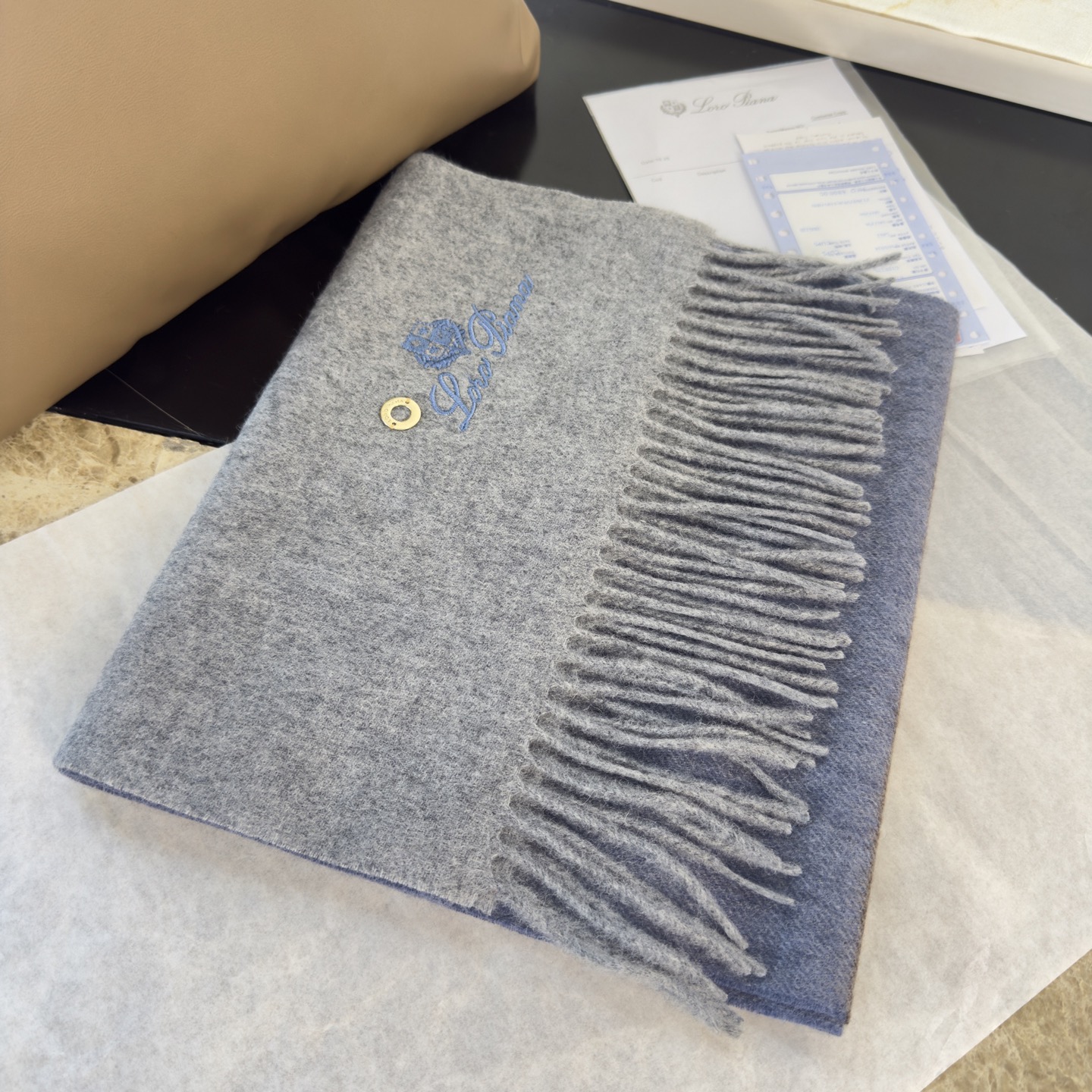 🆕Loro Piana · 诺悠翩雅❗️【贸易公司尾单，极品拼色小围巾】送人自留都太高大上了😍重磅上新，爆款爆款，出口意