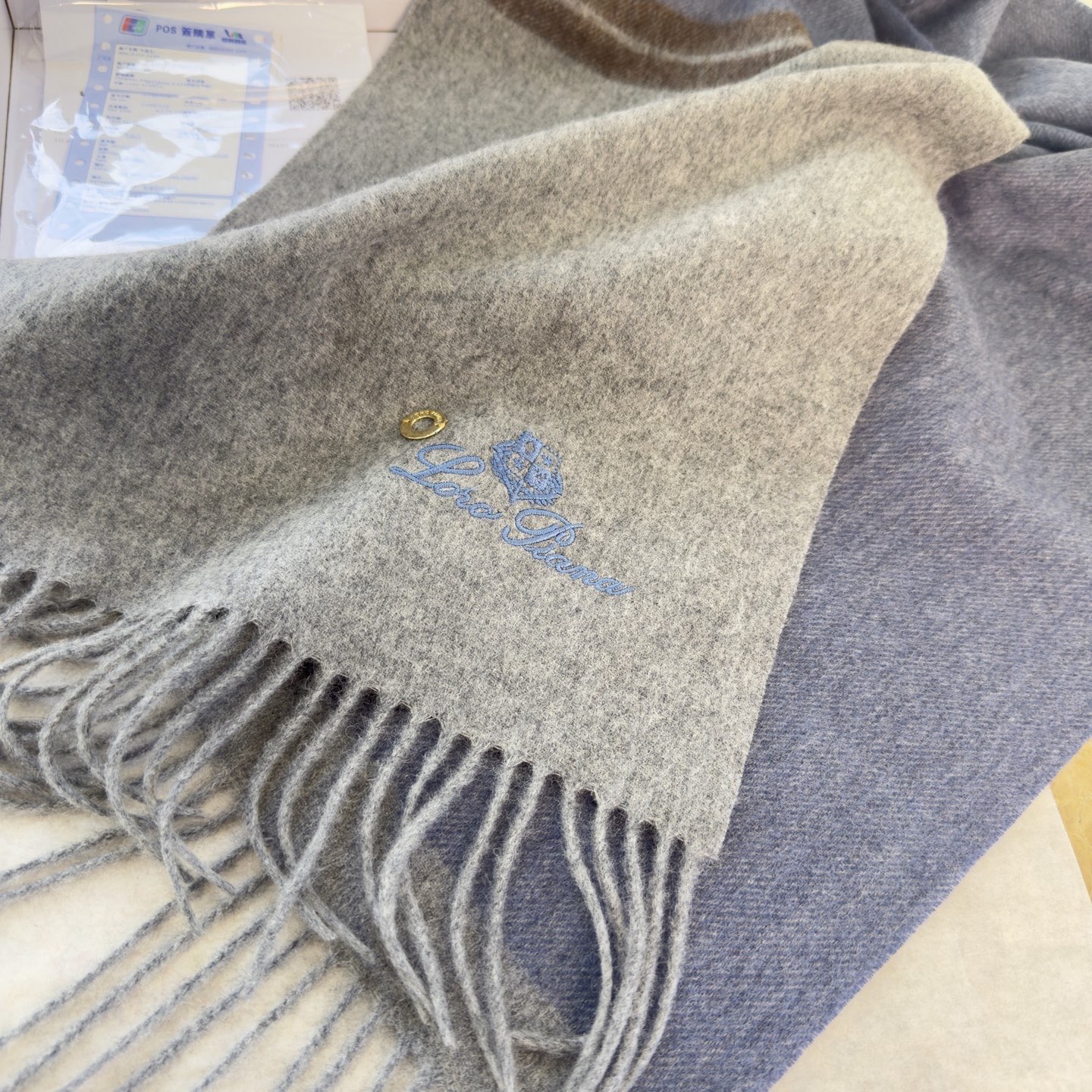 🆕Loro Piana · 诺悠翩雅❗️【贸易公司尾单，极品拼色小围巾】送人自留都太高大上了😍重磅上新，爆款爆款，出口意