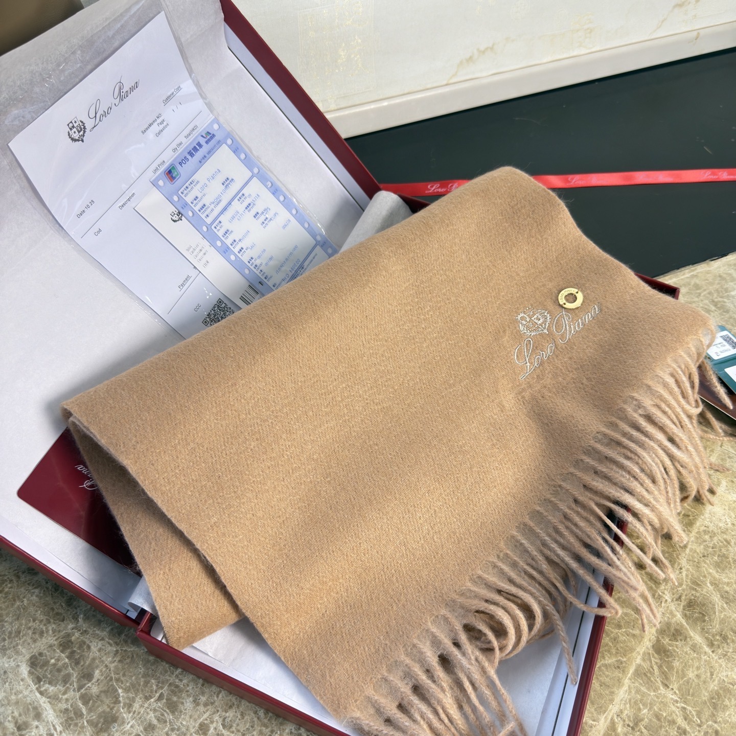 🆕Loro Piana · 诺悠翩雅【贸易公司尾单，极品双面山羊绒围巾披肩】送人自留都太高大上了😍重磅上新，爆款爆款，渠