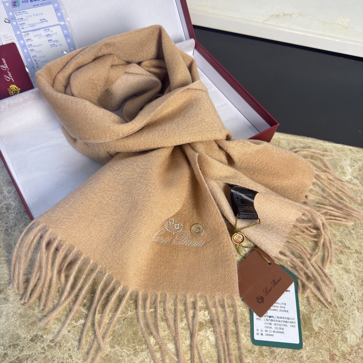 🆕Loro Piana · 诺悠翩雅【贸易公司尾单，极品双面山羊绒围巾披肩】送人自留都太高大上了😍重磅上新，爆款爆款，渠