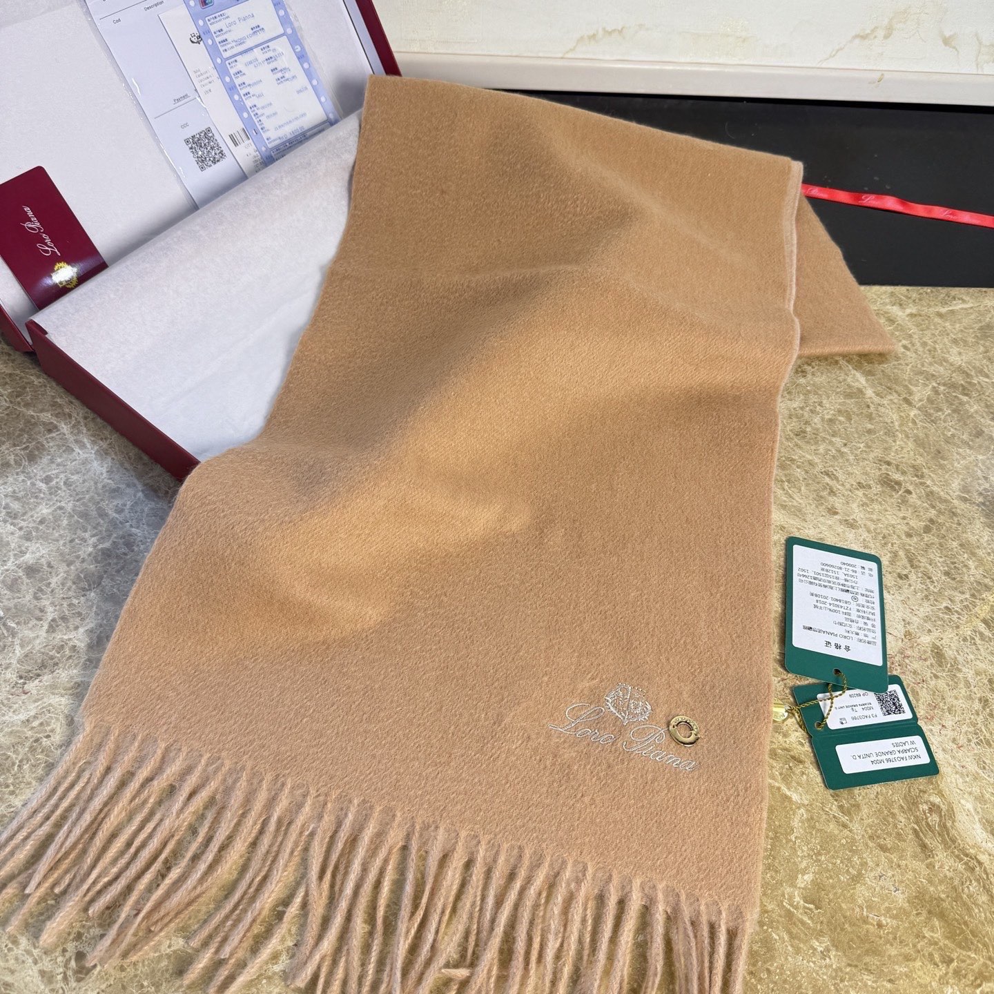 🆕Loro Piana · 诺悠翩雅【贸易公司尾单，极品双面山羊绒围巾披肩】送人自留都太高大上了😍重磅上新，爆款爆款，渠