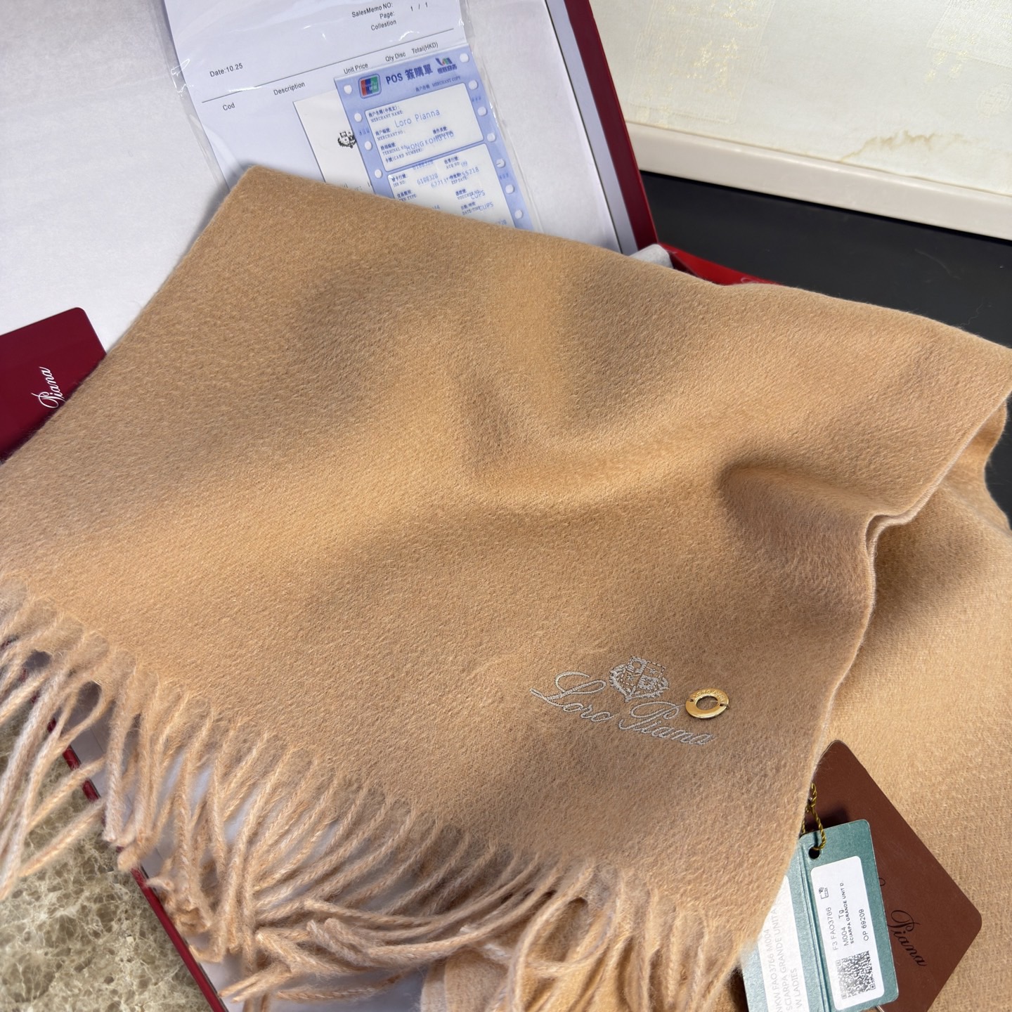 🆕Loro Piana · 诺悠翩雅【贸易公司尾单，极品双面山羊绒围巾披肩】送人自留都太高大上了😍重磅上新，爆款爆款，渠