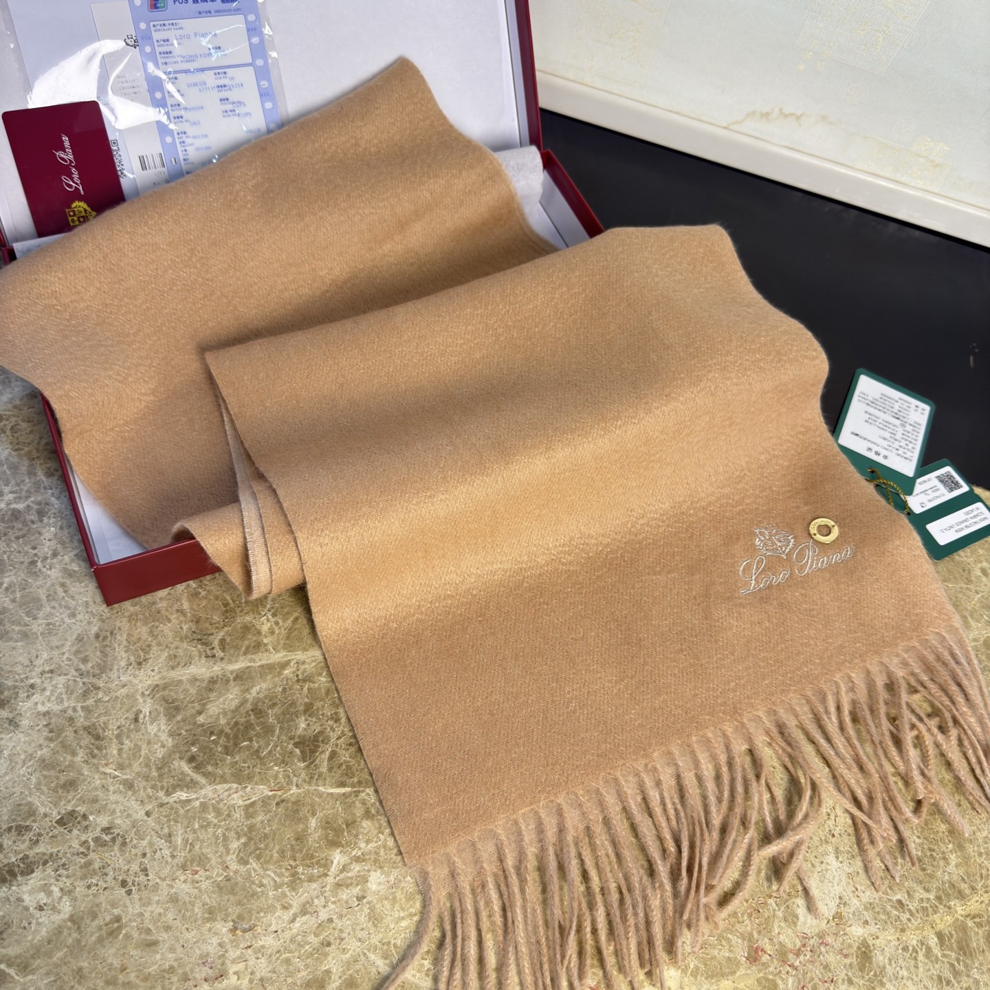 🆕Loro Piana · 诺悠翩雅【贸易公司尾单，极品双面山羊绒围巾披肩】送人自留都太高大上了😍重磅上新，爆款爆款，渠
