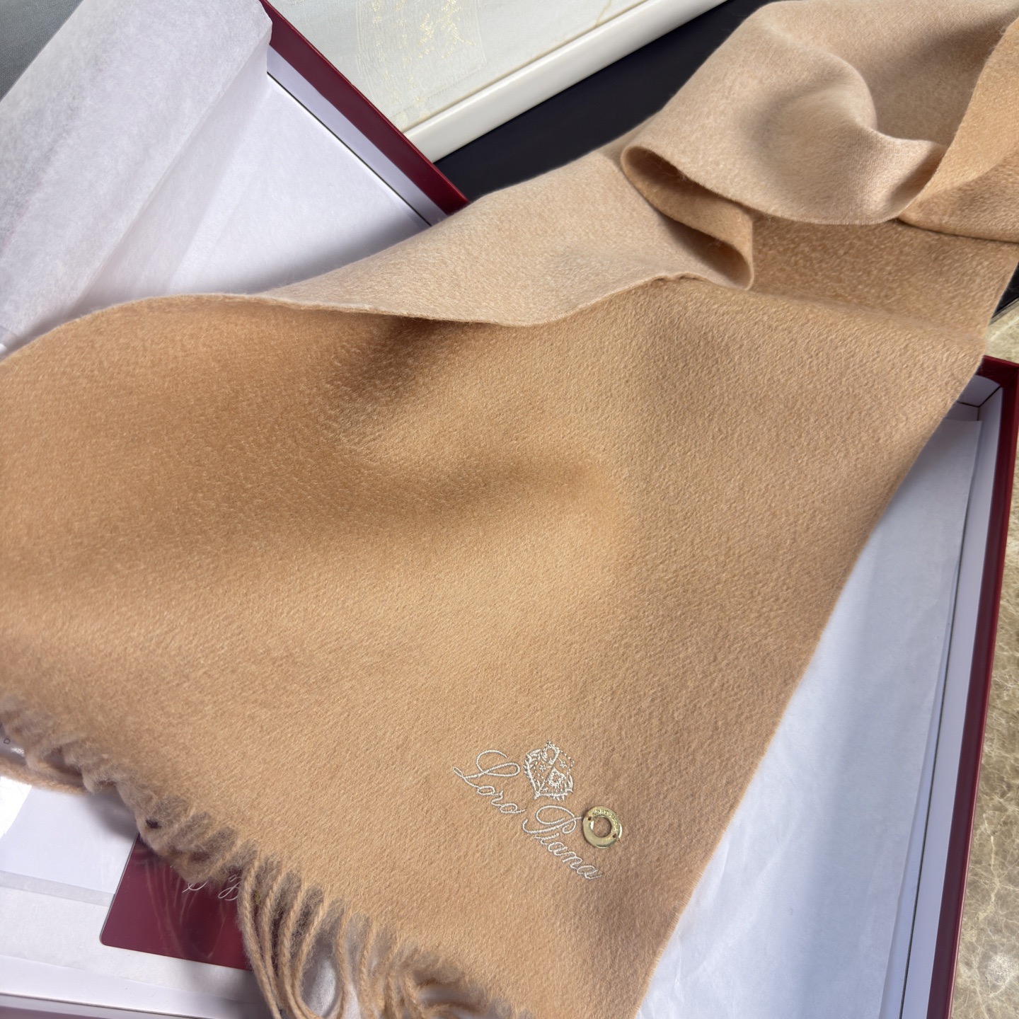 🆕Loro Piana · 诺悠翩雅【贸易公司尾单，极品双面山羊绒围巾披肩】送人自留都太高大上了😍重磅上新，爆款爆款，渠