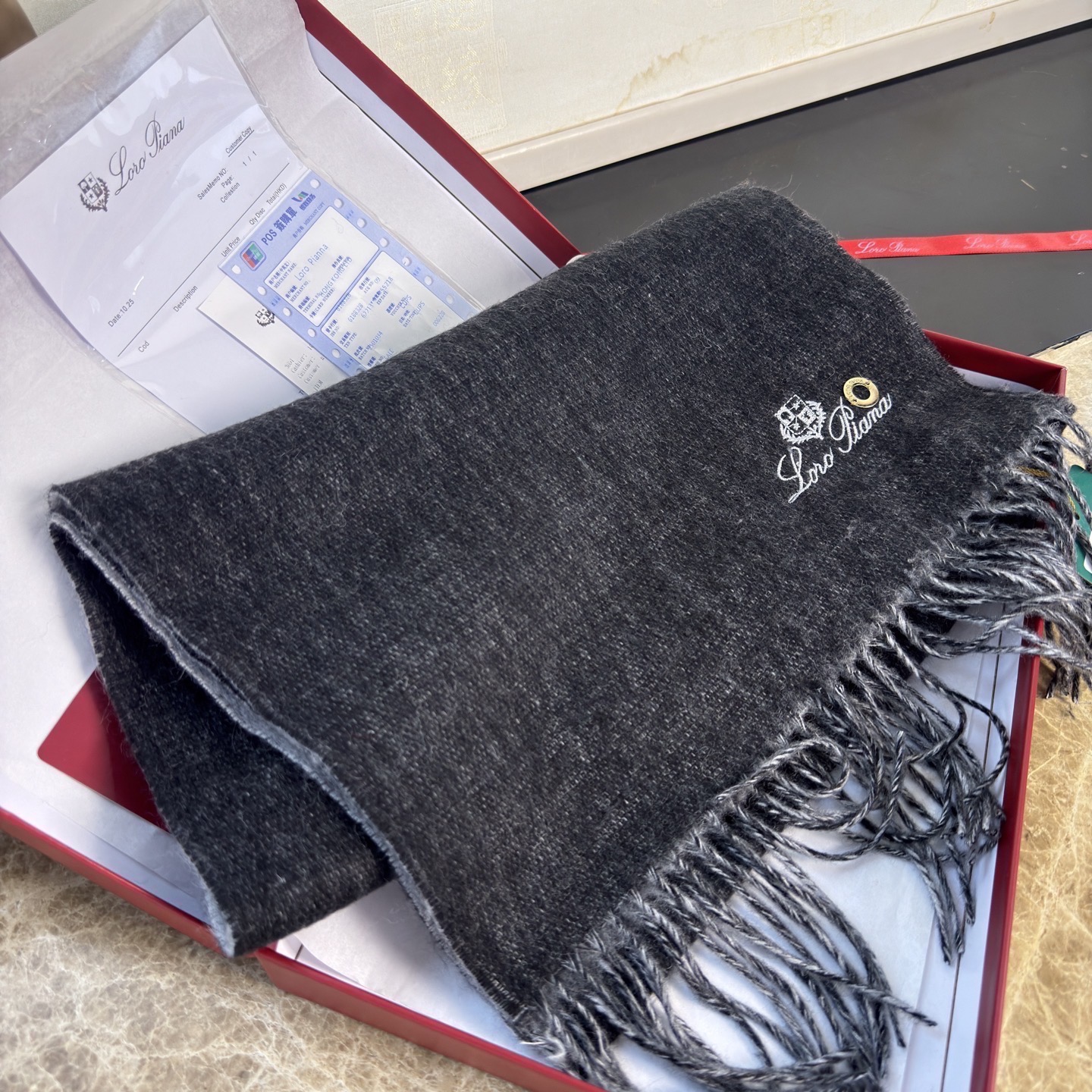 🆕Loro Piana · 诺悠翩雅【贸易公司尾单，极品双面山羊绒围巾披肩】送人自留都太高大上了😍重磅上新，爆款爆款，渠