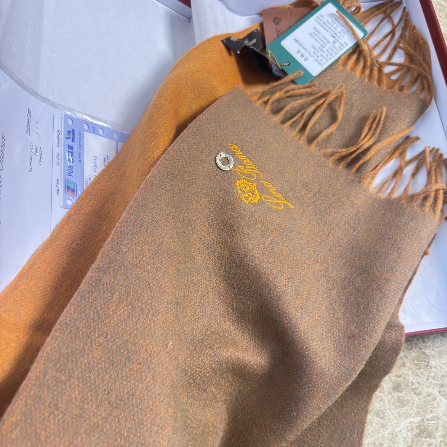 🆕Loro Piana · 诺悠翩雅【贸易公司尾单，极品双面山羊绒围巾披肩】送人自留都太高大上了😍重磅上新，爆款爆款，渠