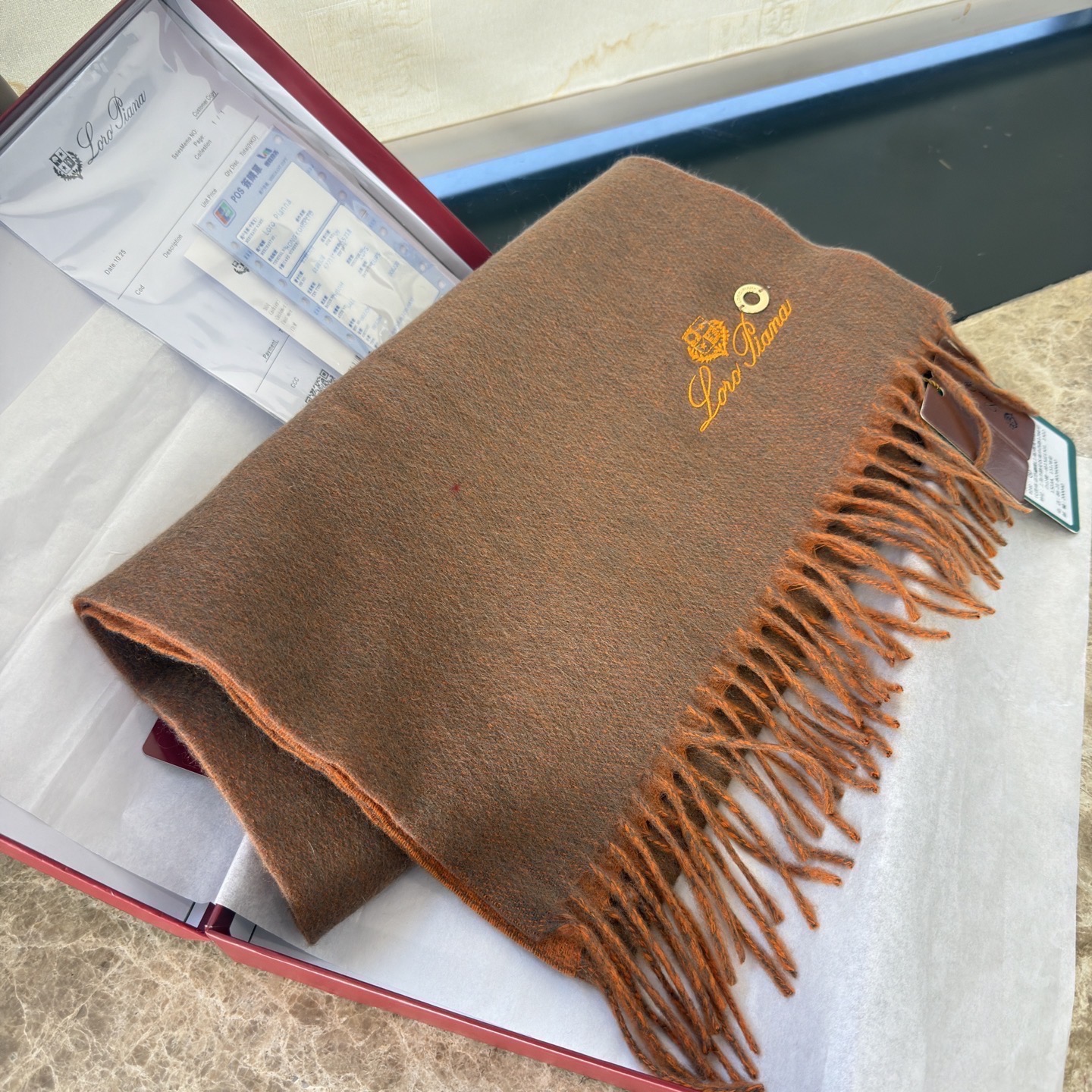 🆕Loro Piana · 诺悠翩雅【贸易公司尾单，极品双面山羊绒围巾披肩】送人自留都太高大上了😍重磅上新，爆款爆款，渠