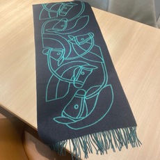 🆕Hermes · Casaque Entrelacs Equestres围巾❗️这款山羊绒围巾采用细腻的撞色提花编织, 🆕Hermes · Casaque Entrelacs Equestres围巾❗️这款山羊绒围巾采用细腻的撞色提花编织,