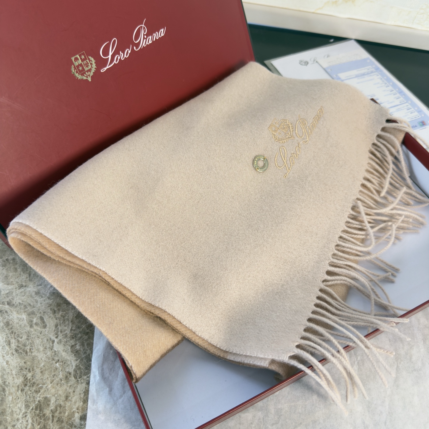 🆕Loro Piana · 诺悠翩雅❗️【贸易公司尾单,极品拼色小围巾】送人自留都太高大上了😍重磅上新,爆款爆款,出口意 🆕Loro Piana · 诺悠翩雅❗️【贸易公司尾单,极品拼色小围巾】送人自留都太高大上了😍重磅上新,爆款爆款,出口意
