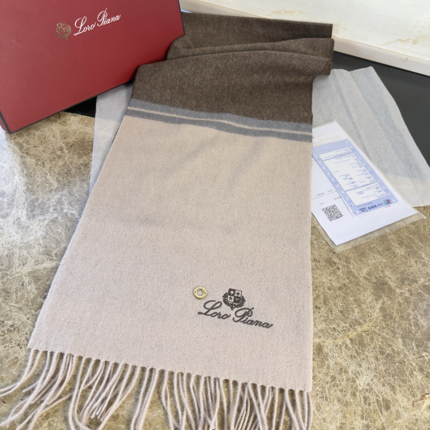 🆕Loro Piana · 诺悠翩雅❗️【贸易公司尾单，极品拼色小围巾】送人自留都太高大上了😍重磅上新，爆款爆款，出口意