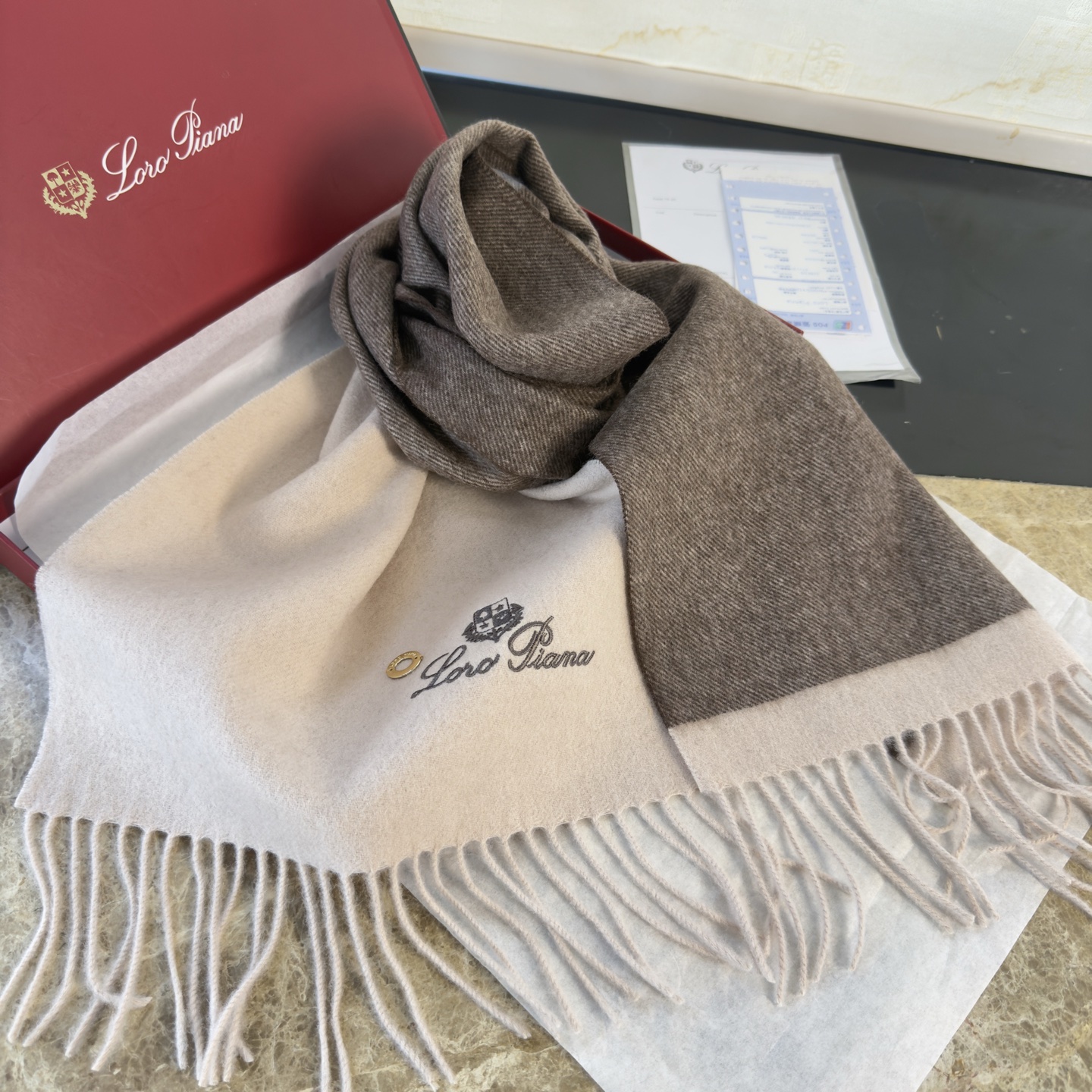 🆕Loro Piana · 诺悠翩雅❗️【贸易公司尾单，极品拼色小围巾】送人自留都太高大上了😍重磅上新，爆款爆款，出口意