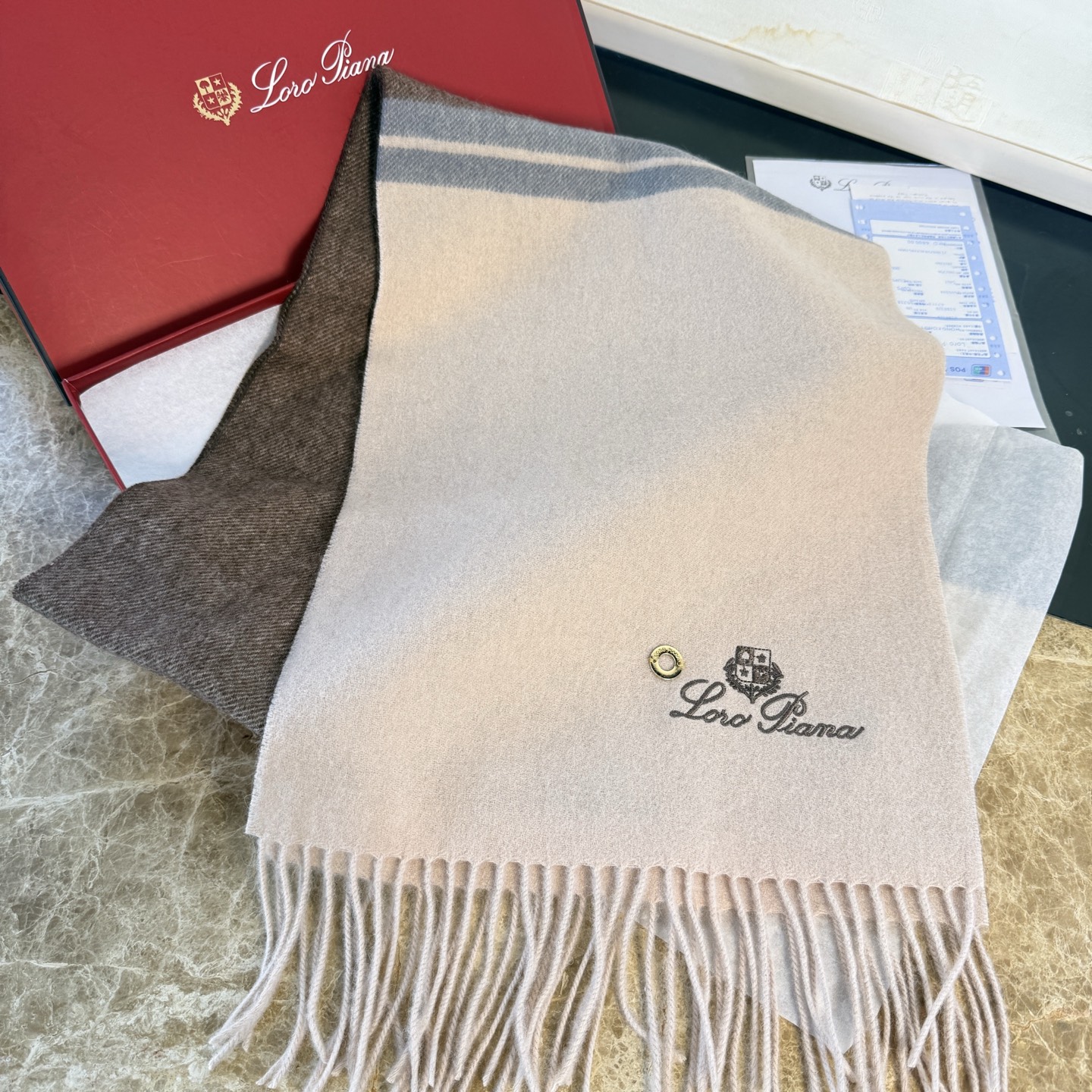 🆕Loro Piana · 诺悠翩雅❗️【贸易公司尾单，极品拼色小围巾】送人自留都太高大上了😍重磅上新，爆款爆款，出口意