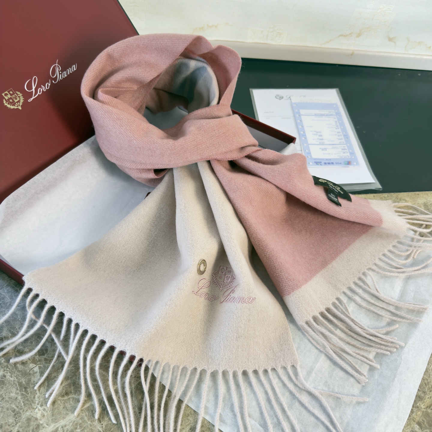 🆕Loro Piana · 诺悠翩雅❗️【贸易公司尾单,极品拼色小围巾】送人自留都太高大上了😍重磅上新,爆款爆款,出口意 🆕Loro Piana · 诺悠翩雅❗️【贸易公司尾单,极品拼色小围巾】送人自留都太高大上了😍重磅上新,爆款爆款,出口意