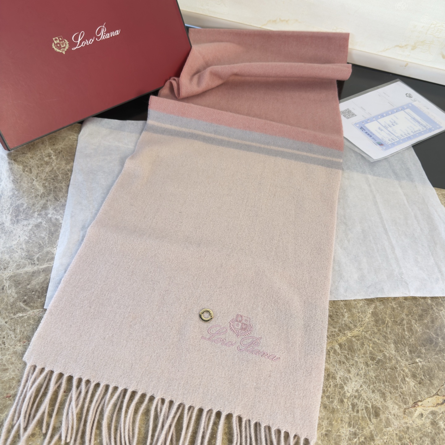 🆕Loro Piana · 诺悠翩雅❗️【贸易公司尾单,极品拼色小围巾】送人自留都太高大上了😍重磅上新,爆款爆款,出口意 🆕Loro Piana · 诺悠翩雅❗️【贸易公司尾单,极品拼色小围巾】送人自留都太高大上了😍重磅上新,爆款爆款,出口意