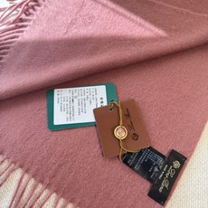 🆕Loro Piana · 诺悠翩雅秋冬新品❗️超级夯货 重磅来袭❗️【极品山羊绒小围巾】送人自留都太高大上了😍重磅上新 🆕Loro Piana · 诺悠翩雅秋冬新品❗️超级夯货 重磅来袭❗️【极品山羊绒小围巾】送人自留都太高大上了😍重磅上新