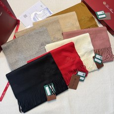 🆕Loro Piana · 诺悠翩雅秋冬新品❗️超级夯货 重磅来袭❗️【极品山羊绒小围巾】送人自留都太高大上了😍重磅上新 🆕Loro Piana · 诺悠翩雅秋冬新品❗️超级夯货 重磅来袭❗️【极品山羊绒小围巾】送人自留都太高大上了😍重磅上新