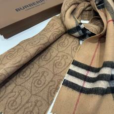 🆕Burberry · B字形盾牌❗️B家双面围巾❗好看的要疯掉了,太有型太有魅力了❗❗非常斯文时尚的秋冬单品!真的很喜 🆕Burberry · B字形盾牌❗️B家双面围巾❗好看的要疯掉了,太有型太有魅力了❗❗非常斯文时尚的秋冬单品!真的很喜