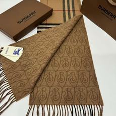 🆕Burberry · B字形盾牌❗️B家双面围巾❗好看的要疯掉了,太有型太有魅力了❗❗非常斯文时尚的秋冬单品!真的很喜 🆕Burberry · B字形盾牌❗️B家双面围巾❗好看的要疯掉了,太有型太有魅力了❗❗非常斯文时尚的秋冬单品!真的很喜