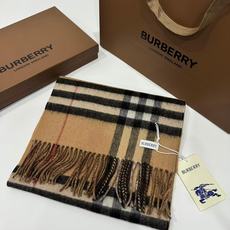 🆕Burberry · B字形盾牌❗️B家双面围巾❗好看的要疯掉了,太有型太有魅力了❗❗非常斯文时尚的秋冬单品!真的很喜 🆕Burberry · B字形盾牌❗️B家双面围巾❗好看的要疯掉了,太有型太有魅力了❗❗非常斯文时尚的秋冬单品!真的很喜
