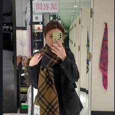 🆕Burberry新款苏格兰格纹羊绒围巾,继全智贤带火的格纹款围巾之后,Bur又一款力作上市,Burberry新款流苏格 🆕Burberry新款苏格兰格纹羊绒围巾,继全智贤带火的格纹款围巾之后,Bur又一款力作上市,Burberry新款流苏格