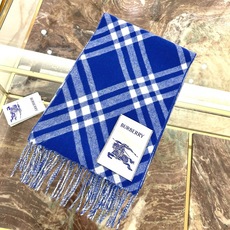 🆕Burberry新款苏格兰格纹羊绒围巾,继全智贤带火的格纹款围巾之后,Bur又一款力作上市,Burberry新款流苏格 🆕Burberry新款苏格兰格纹羊绒围巾,继全智贤带火的格纹款围巾之后,Bur又一款力作上市,Burberry新款流苏格