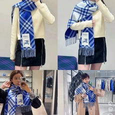 🆕Burberry新款苏格兰格纹羊绒围巾,继全智贤带火的格纹款围巾之后,Bur又一款力作上市,Burberry新款流苏格 🆕Burberry新款苏格兰格纹羊绒围巾,继全智贤带火的格纹款围巾之后,Bur又一款力作上市,Burberry新款流苏格