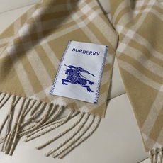 🆕Burberry新款苏格兰格纹羊绒围巾,继全智贤带火的格纹款围巾之后,Bur又一款力作上市,Burberry新款流苏格 🆕Burberry新款苏格兰格纹羊绒围巾,继全智贤带火的格纹款围巾之后,Bur又一款力作上市,Burberry新款流苏格