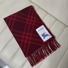 🆕Burberry新款苏格兰格纹羊绒围巾,继全智贤带火的格纹款围巾之后,Bur又一款力作上市,Burberry新款流苏格 🆕Burberry新款苏格兰格纹羊绒围巾,继全智贤带火的格纹款围巾之后,Bur又一款力作上市,Burberry新款流苏格