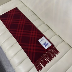 🆕Burberry新款苏格兰格纹羊绒围巾,继全智贤带火的格纹款围巾之后,Bur又一款力作上市,Burberry新款流苏格 🆕Burberry新款苏格兰格纹羊绒围巾,继全智贤带火的格纹款围巾之后,Bur又一款力作上市,Burberry新款流苏格