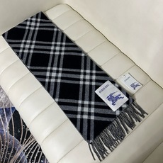 🆕Burberry新款苏格兰格纹羊绒围巾,继全智贤带火的格纹款围巾之后,Bur又一款力作上市,Burberry新款流苏格 🆕Burberry新款苏格兰格纹羊绒围巾,继全智贤带火的格纹款围巾之后,Bur又一款力作上市,Burberry新款流苏格