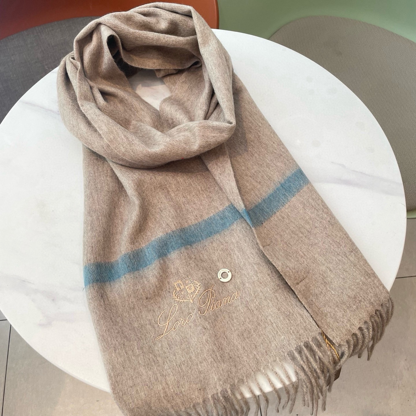 🆕Loro Piana · 诺悠翩雅❗️【贸易公司尾单，极品山羊绒围巾披肩】送人自留都太高大上了😍重磅上新，爆款爆款，渠