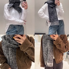 🆕高版植绒版本 · LOEWE罗意威新款最火围巾,双面羊毛和羊绒围巾,角落饰有 Anagram 簇绒刺绣Logo,点缀双 🆕高版植绒版本 · LOEWE罗意威新款最火围巾,双面羊毛和羊绒围巾,角落饰有 Anagram 簇绒刺绣Logo,点缀双