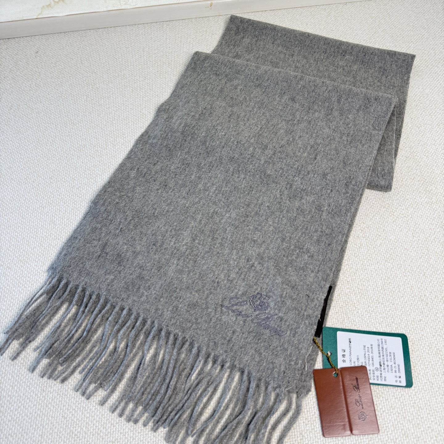 🆕Loro Piana · 诺悠翩雅秋冬新品❗️超级夯货 重磅来袭❗️【极品山羊绒小围巾】送人自留都太高大上了😍重磅上新
