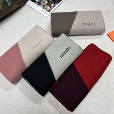 🆕Hermes · 爱马仕新款几何图形羊绒围巾,这个款真的是一眼就爱上,抽象几何形状标志,拼色几何感趣味十足,致意品牌标 🆕Hermes · 爱马仕新款几何图形羊绒围巾,这个款真的是一眼就爱上,抽象几何形状标志,拼色几何感趣味十足,致意品牌标